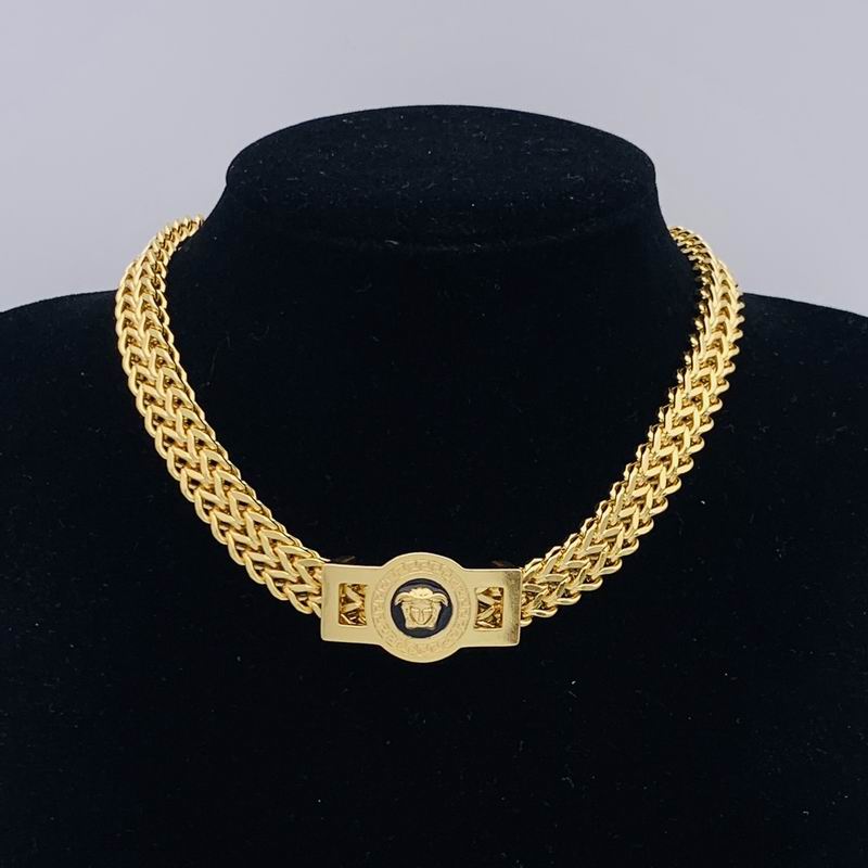 Versace necklace 06lyx28